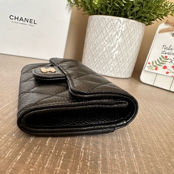 CHANEL Caviar Quilted Flap Card Holder Wallet - Picture 4 of 15